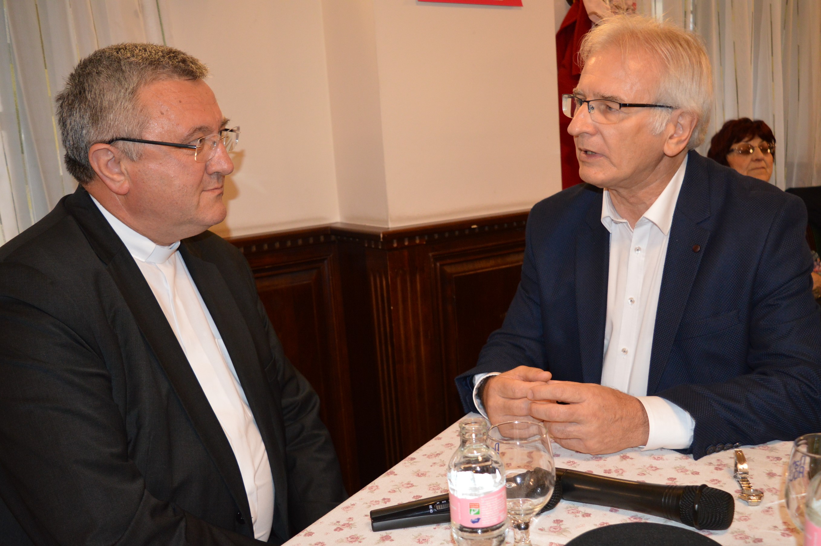 2018-04-26 Óvárosi esték Dr. Veres András püspökkel