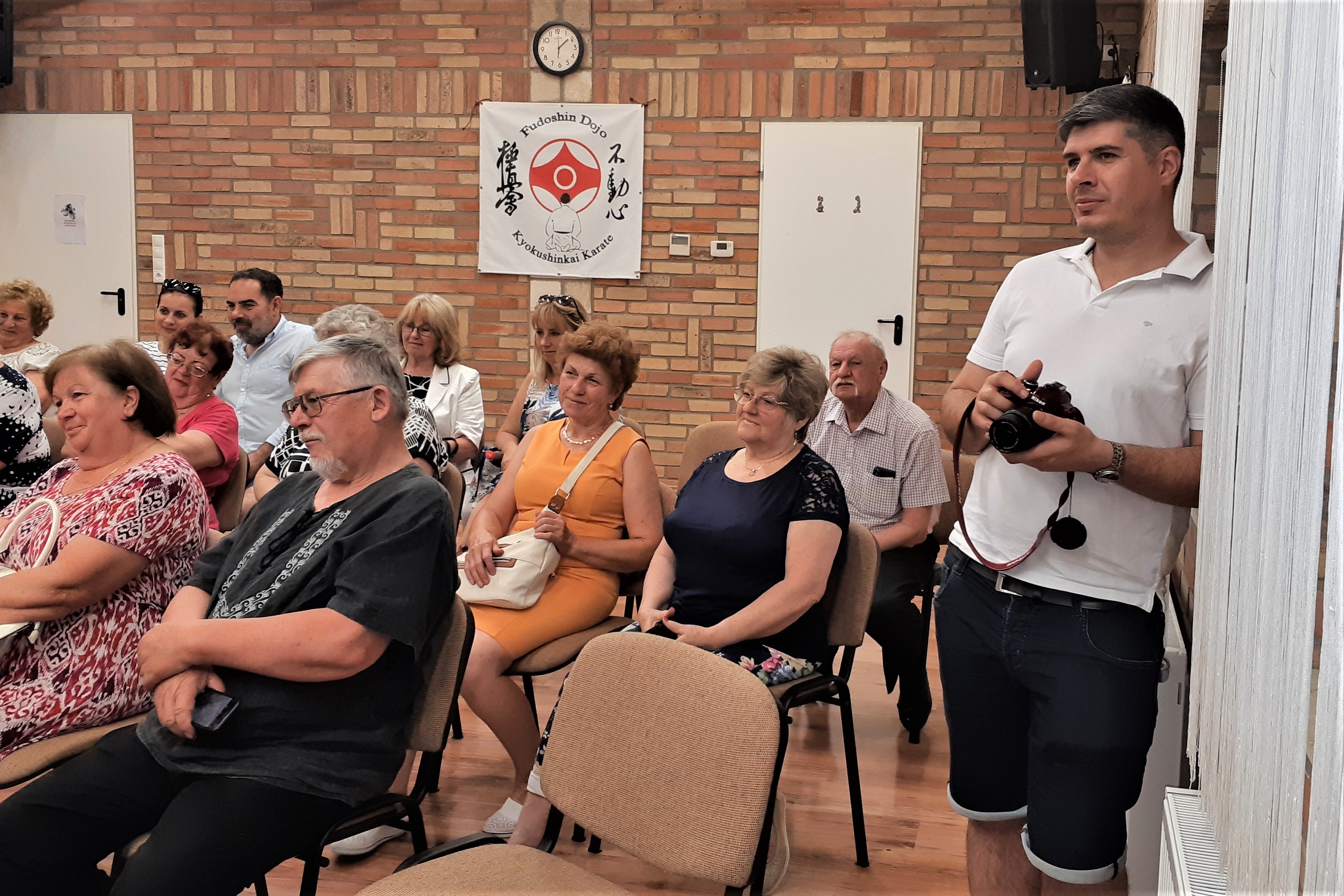 2022-06-19-2 (X06) Mosoly