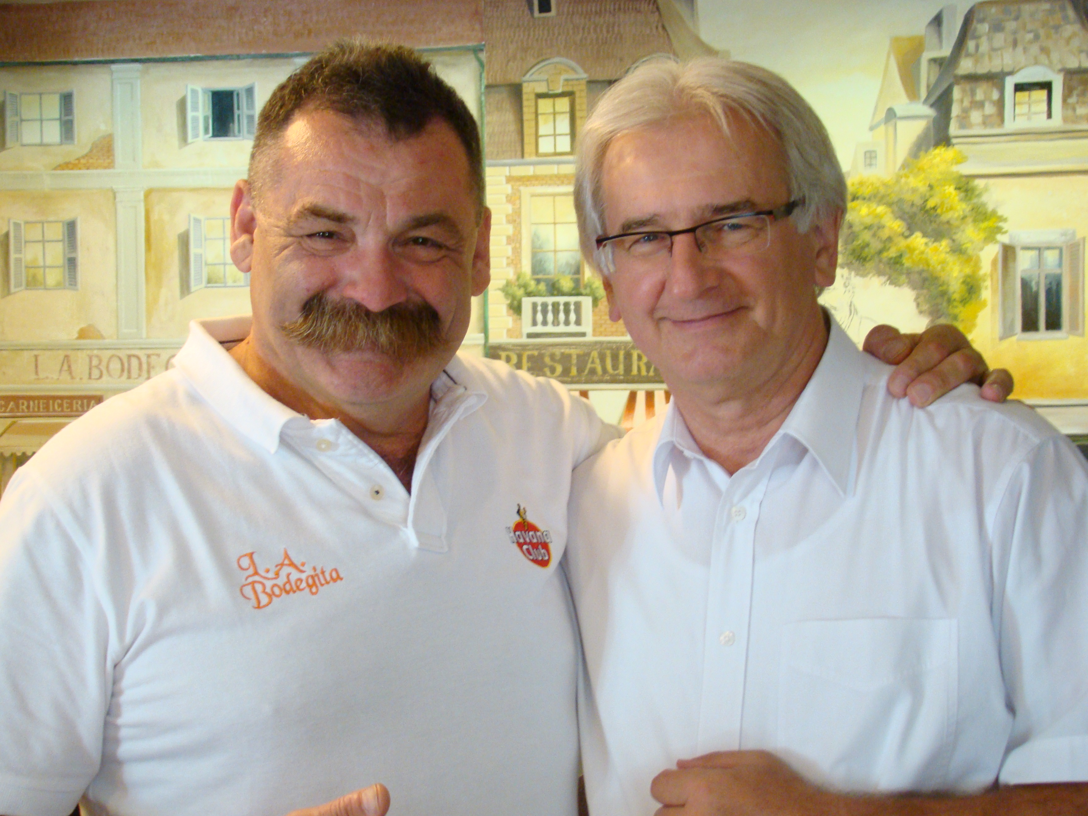 2014.06.15. Dedikálás előtt Lajsz Andrással a L.A. Bodegitában
