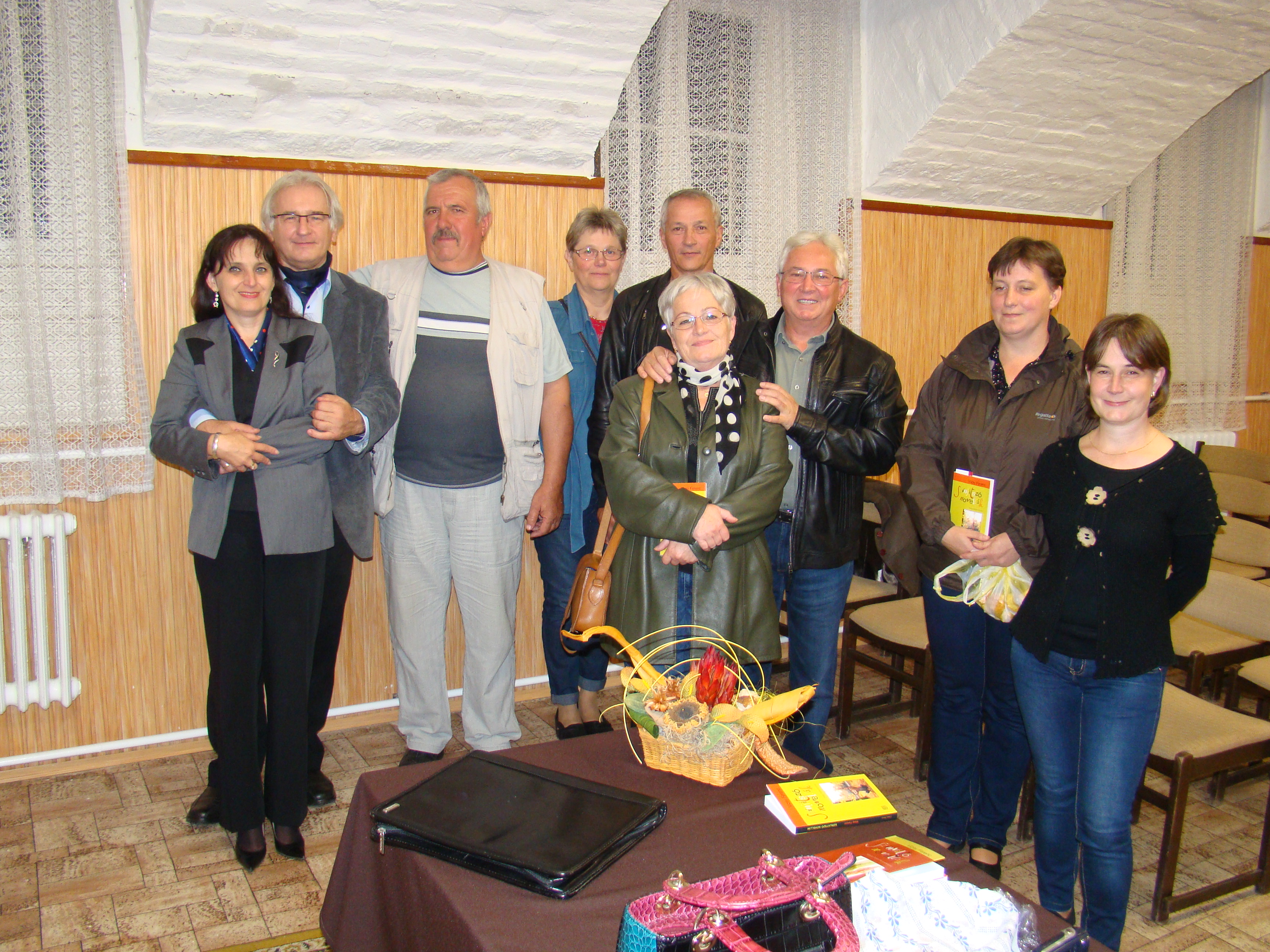 2014.10.03. Irodalombarátokkal Kisújszálláson, gyermekkorom egyik színhelyén