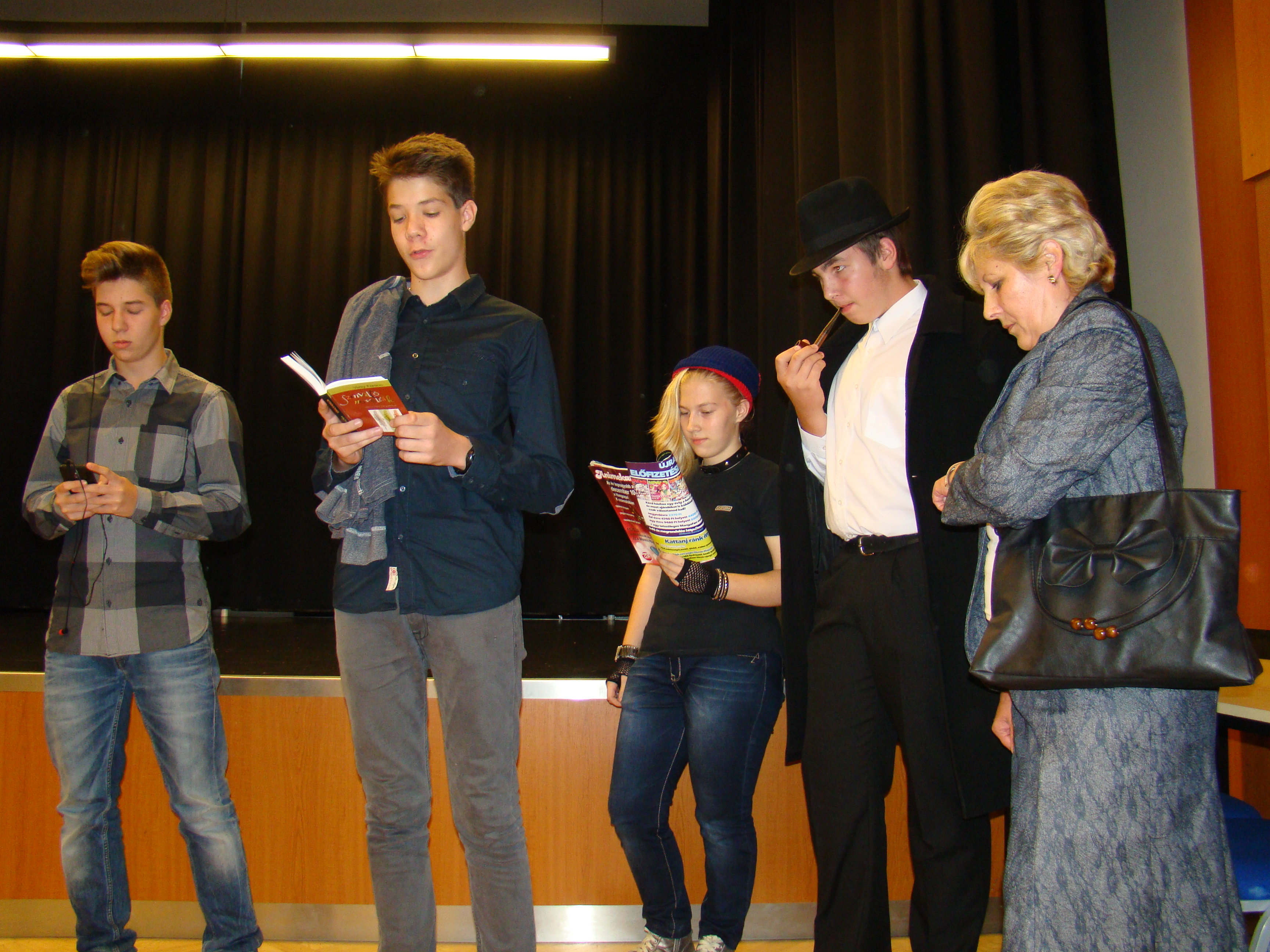 2014.10.16. Vizsy-novella a bábolnai színjátszókör előadásában